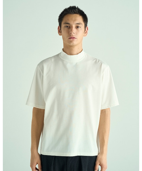 VICTIM（ヴィクティム）の「VICTIM ヴィクティム / MOCK NECK TEE モックネックTシャツ / VTM-25-CS-107（Tシャツ/カットソー・メンズ・ブラック/ホワイト/ブラウン・1/2/3）」の2枚目の写真