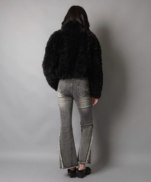 SPINNS（スピンズ）の「今期人気NO.1！まるでぬいぐるみ★愛され素材プードルファーコート（その他アウター・レディース・ブラック/アイボリー/グレイッシュベージュ・ONESIZE）」の8枚目の写真