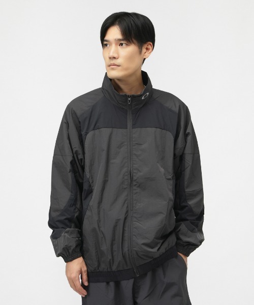 最終値下げ。オークリー　ナイロンジャケット　XL　ブラック　新品 OAKLEY（オークリー） ナイロンジャケット PURSUIT WIND PULLOVER 1.0