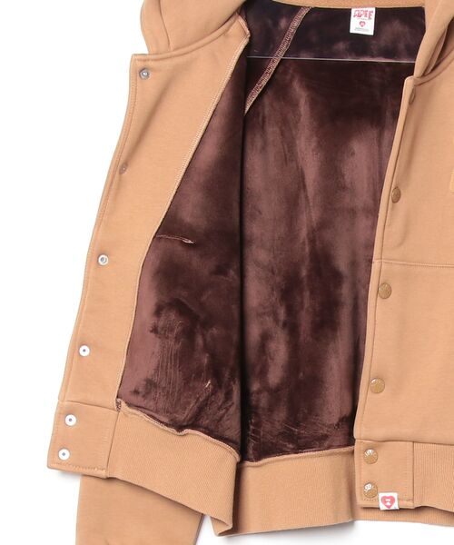 A BATHING APE(アベイシングエイプ)の「SUEDE PATCH BONDED PILE BASEBALL JACKET(ブルゾン・レディース・ベージュ/ブラウン・X-SMALL/SMALL)」の8枚目の写真