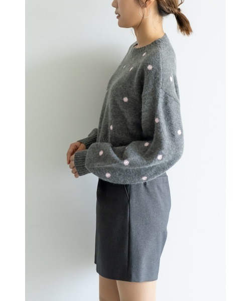 M.deux（エムドゥ）の「アルパカタッチフラワー刺繍プルオーバー（ニット/セーター・レディース・ネイビー/チャコールグレー・MEDIUM）」の10枚目の写真