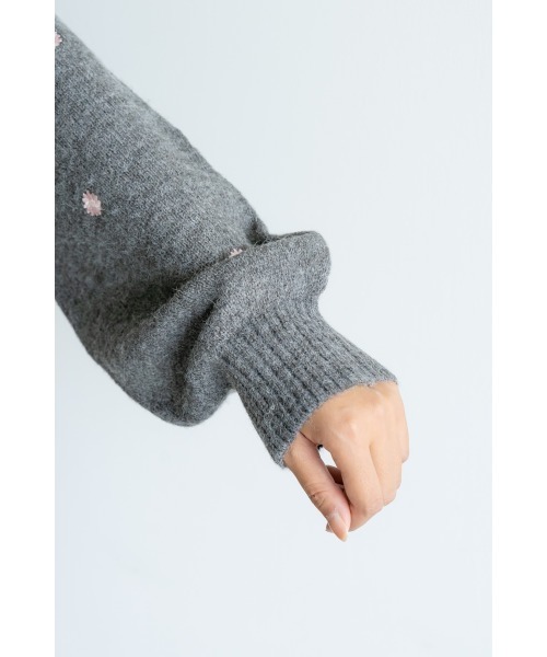 M.deux（エムドゥ）の「アルパカタッチフラワー刺繍プルオーバー（ニット/セーター・レディース・ネイビー/チャコールグレー・MEDIUM）」の14枚目の写真