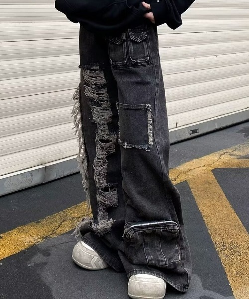lilful(リルフル)の「フリンジダメージ加工ギミックカーゴデニムパンツ(カーゴパンツ・メンズ・ブラック・L/M)」の1枚目の写真