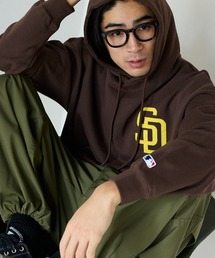 MLB（メジャーリーグベースボール）の「MLB/エムエルビー スタンダードエンブレムロゴ プルオーバーフーディー（パーカー）」