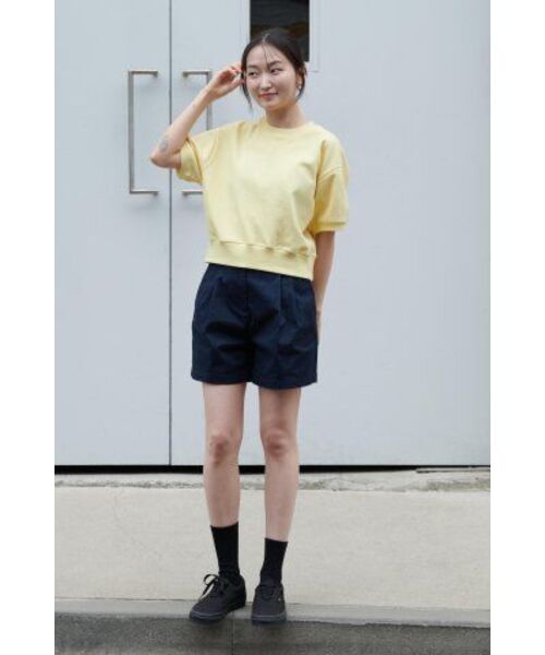 MUSINSA STANDARD WOMAN（ムシンサスタンダードウーマン）の「ウィメンズツーピンタックワイドチノショーツ[ネイビー]（その他パンツ・レディース・その他・24/25/26/27/28/29/30）」の6枚目の写真