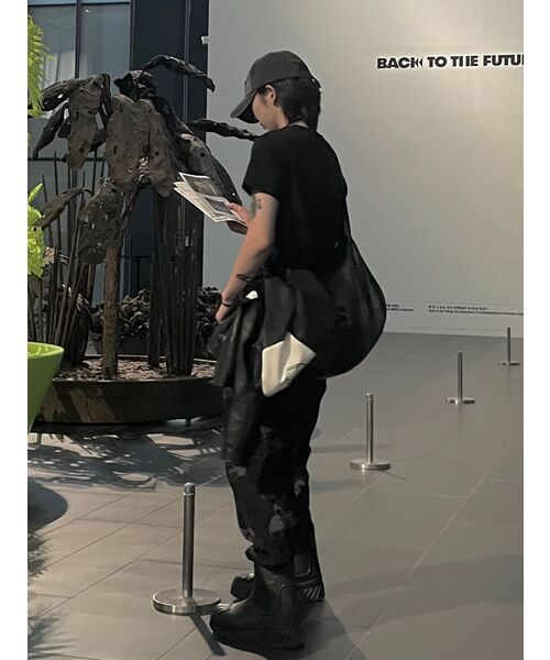 MUSINSA STANDARD WOMAN（ムシンサスタンダードウーマン）の「ウィメンズベーシッククルーネックTシャツ[ブラック]（Tシャツ/カットソー・レディース・その他・SMALL/MEDIUM/LARGE/X-LARGE/X-SMALL）」の15枚目の写真