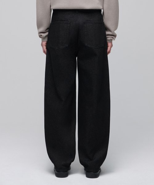 MUSINSA STANDARD（ムシンサスタンダード）の「ツイストセミバルーンデニムパンツ[ローブラック]（デニムパンツ・メンズ・その他・40/38/42/36/34/32/30/31/33/26/27/28/29）」の7枚目の写真
