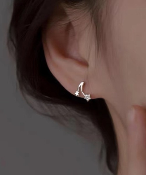 mebole(メボレ)の「shooting star pierced earrings(ピアス(両耳用)・レディース・ゴールド/シルバー・FREE)」の2枚目の写真