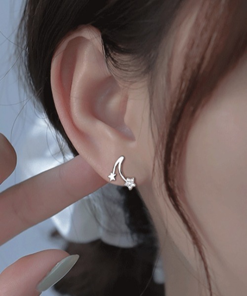 mebole(メボレ)の「shooting star pierced earrings(ピアス(両耳用)・レディース・ゴールド/シルバー・FREE)」の5枚目の写真