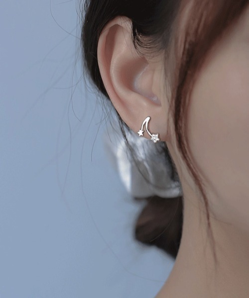 mebole(メボレ)の「shooting star pierced earrings(ピアス(両耳用)・レディース・ゴールド/シルバー・FREE)」の6枚目の写真
