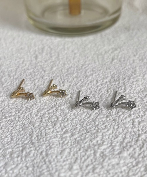 mebole(メボレ)の「shooting star pierced earrings(ピアス(両耳用)・レディース・ゴールド/シルバー・FREE)」の14枚目の写真