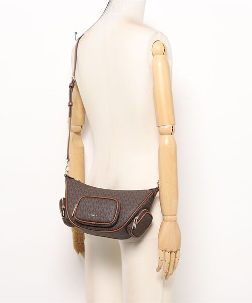 MICHAEL KORS(マイケルコース)の「MERRITT SM CONV PKT XBODY クロスボディ(ショルダーバッグ・レディース・ブラウン・FREE)」の6枚目の写真