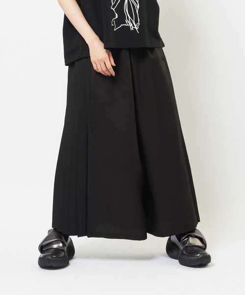 gomme(ゴム)の「プリーツツイルパンツ(その他パンツ・レディース・ブラック・MEDIUM)」の1枚目の写真