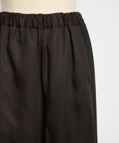 gomme(ゴム)の「プリーツツイルパンツ(その他パンツ・レディース・ブラック・MEDIUM)」の17枚目の写真