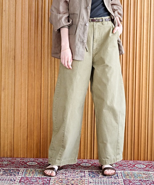 kha:ki(カーキ)の「「KHA:KI / カーキ」オーバルワイドトラウザー(その他パンツ・レディース・グレー系/ライトインディゴブルー/ベージュ/オリーブ・2/1)」の3枚目の写真