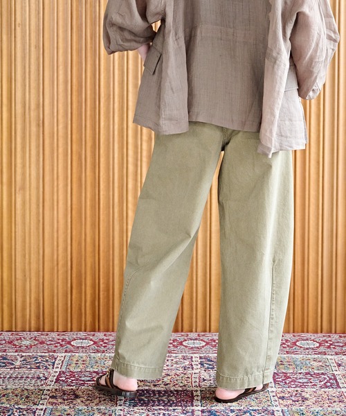 kha:ki(カーキ)の「「KHA:KI / カーキ」オーバルワイドトラウザー(その他パンツ・レディース・グレー系/ライトインディゴブルー/ベージュ/オリーブ・2/1)」の22枚目の写真