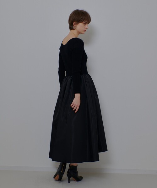 allureville(アルアバイル)の「タフタドッキングニットワンピース(ワンピース・レディース・ブラック/ブラウン・2)」の11枚目の写真