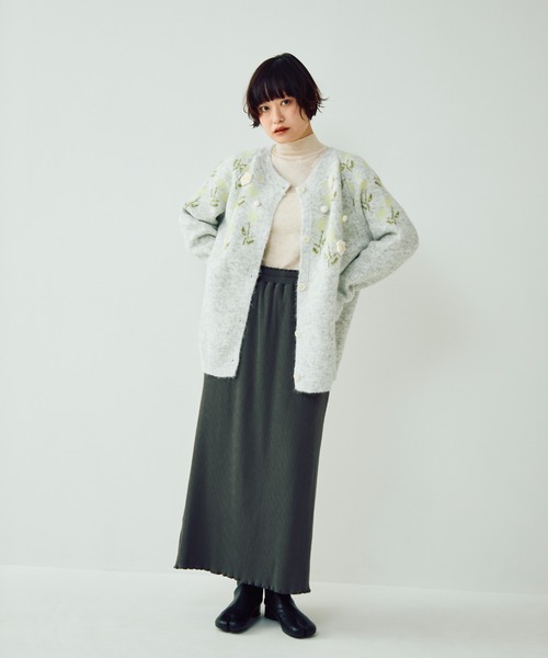 Crisp（クリスプ）の「フラワーモチーフオーバーニットカーディガン（カーディガン/ボレロ・レディース・ダークグレー/グレー・FREE）」の3枚目の写真