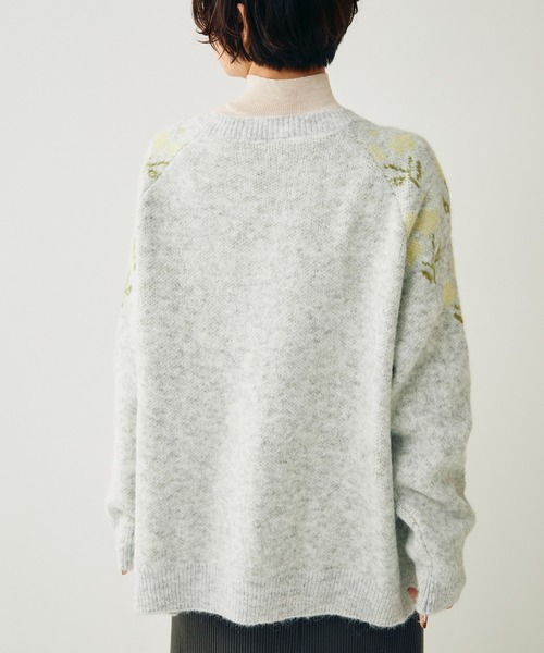 Crisp（クリスプ）の「フラワーモチーフオーバーニットカーディガン（カーディガン/ボレロ・レディース・ダークグレー/グレー・FREE）」の8枚目の写真