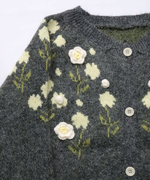 Crisp（クリスプ）の「フラワーモチーフオーバーニットカーディガン（カーディガン/ボレロ・レディース・ダークグレー/グレー・FREE）」の16枚目の写真