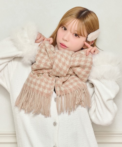 apres jour（アプレジュール）の「アソートハートチャーム付きマフラー（マフラー・レディース・ピンク系その他/オフホワイト/ブラック系その他・フリー）」の3枚目の写真