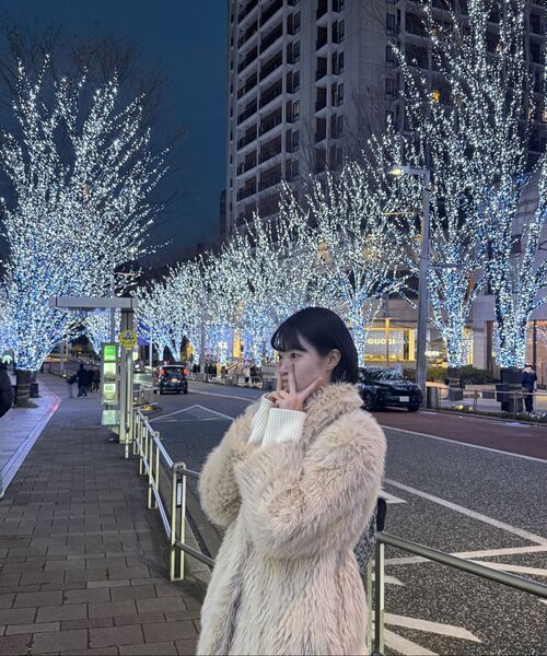 320SHOWROOM(320ショールーム)の「Fake Fur Neckline Hook 4 Button Jacket Beige(ムートンコート・レディース・その他・FREE)」の13枚目の写真