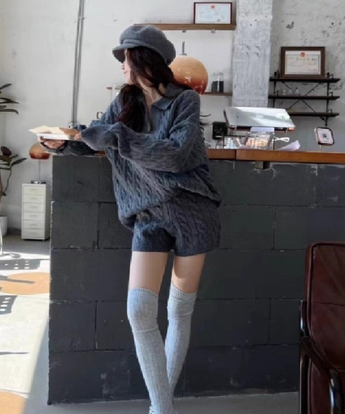Ritzy(リッツィー)の「ケーブル編みオーバーサイズ トップス+ショートパンツ ニットセット(ニット/セーター・レディース・グレー/ブラック/ホワイト・FREE)」の4枚目の写真