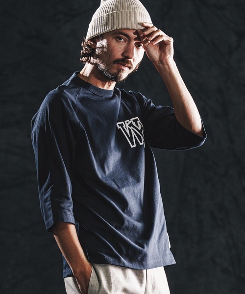 wjk reluxe（ダブルジェーケーリラックス）の「mlt5533-initial print raglan LS tee カットソー(WR26S-30)（Tシャツ/カットソー・メンズ・ネイビー/ブラック/ホワイト・XL/L/M/S）」の3枚目の写真