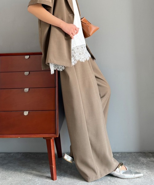 Classical Evon(クラシカルエヴォン)の「【Classical Evon】【イージーケア素材】さらり快適に決まる。大人のリネンライク タックパンツ(セットアップ可能)(スラックス・レディース・ブラック/ライトベージュ/モカ・LARGE/X-LARGE/MEDIUM/SMALL)」の16枚目の写真