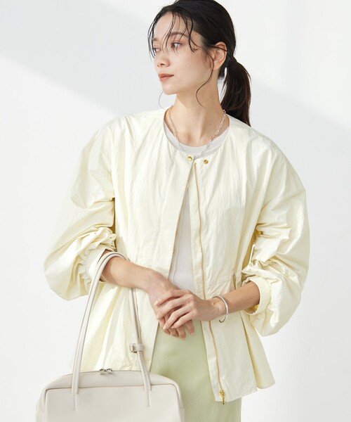 green label relaxing（グリーンレーベルリラクシング）の「［size SHORTあり］ウエスト ギャザー ブルゾン（ブルゾン・レディース・オフホワイト/モカ/ネイビー・FREE/SHORT）」の10枚目の写真