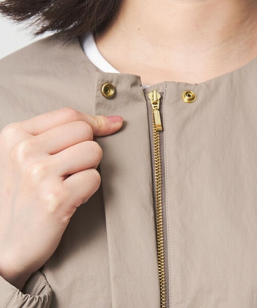 green label relaxing（グリーンレーベルリラクシング）の「［size SHORTあり］ウエスト ギャザー ブルゾン（ブルゾン・レディース・オフホワイト/モカ/ネイビー・FREE/SHORT）」の21枚目の写真