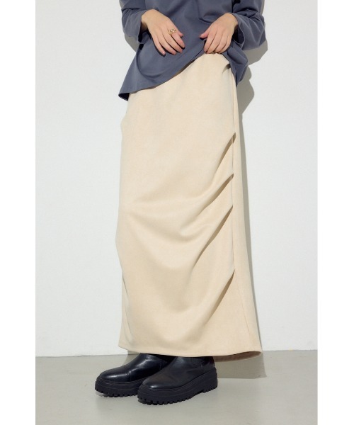 AZUL by moussy(アズールバイマウジー)の「【身長/骨格別着用画像あり】フェイクスエードタックスカート 秋服 冬服 春服 ロングスカート デザインスカート 無地(スカート・レディース・アイボリー/ブラウン/ベージュ・SMALL/MEDIUM)」の4枚目の写真