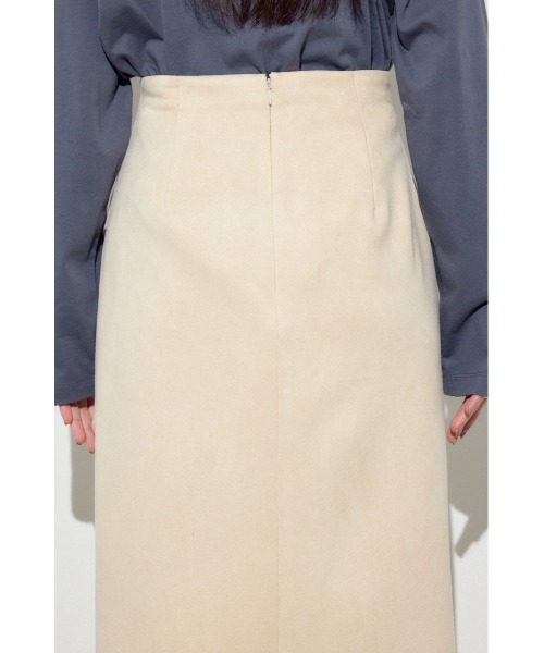 AZUL by moussy(アズールバイマウジー)の「【身長/骨格別着用画像あり】フェイクスエードタックスカート 秋服 冬服 春服 ロングスカート デザインスカート 無地(スカート・レディース・アイボリー/ブラウン/ベージュ・SMALL/MEDIUM)」の11枚目の写真