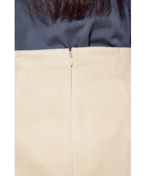 AZUL by moussy(アズールバイマウジー)の「【身長/骨格別着用画像あり】フェイクスエードタックスカート 秋服 冬服 春服 ロングスカート デザインスカート 無地(スカート・レディース・アイボリー/ブラウン/ベージュ・SMALL/MEDIUM)」の12枚目の写真