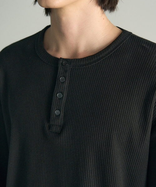 ROTEMBER（ローテンバー）の「リブヘンリーネックニットTシャツ[ブラック]（Tシャツ/カットソー・メンズ・その他・MEDIUM/LARGE/X-LARGE）」の3枚目の写真