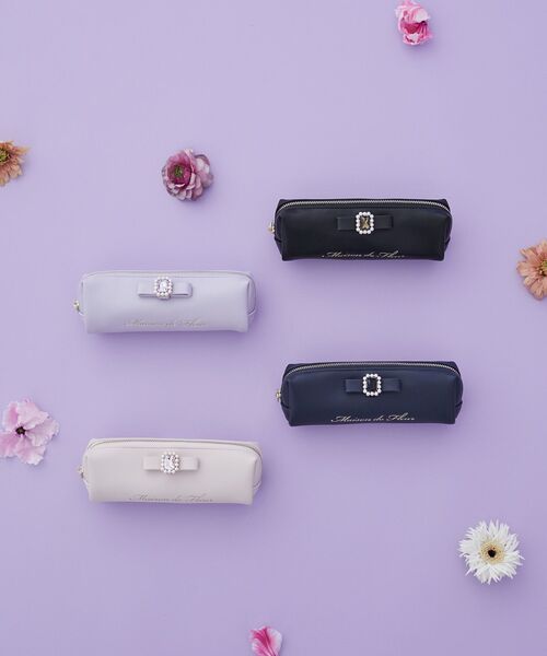 Maison de FLEUR（メゾンドフルール）の「パールビジュー合皮リボンロングポーチ（ポーチ・レディース・ネイビー/ブラック/ピンク/ラベンダー・FREE）」の19枚目の写真