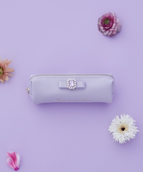 Maison de FLEUR(メゾンドフルール)の「パールビジュー合皮リボンロングポーチ(ポーチ・レディース・ネイビー/ブラック/ピンク/ラベンダー・FREE)」の5枚目の写真