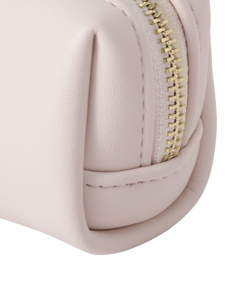 Maison de FLEUR(メゾンドフルール)の「パールビジュー合皮リボンロングポーチ(ポーチ・レディース・ネイビー/ブラック/ピンク/ラベンダー・FREE)」の12枚目の写真