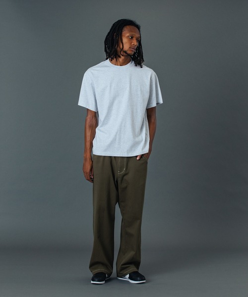 XLARGE(エクストララージ)の「EMBOSSED STANDARD LOGO S/S TEE(Tシャツ/カットソー・メンズ・オリーブ/アッシュ/ブラック/ホワイト・XS/S/M/L/XL/XXL)」の14枚目の写真