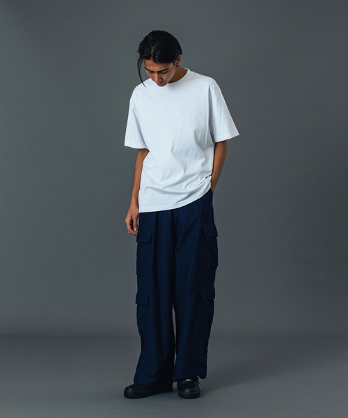 XLARGE(エクストララージ)の「EMBOSSED STANDARD LOGO S/S TEE(Tシャツ/カットソー・メンズ・オリーブ/アッシュ/ブラック/ホワイト・XS/S/M/L/XL/XXL)」の10枚目の写真