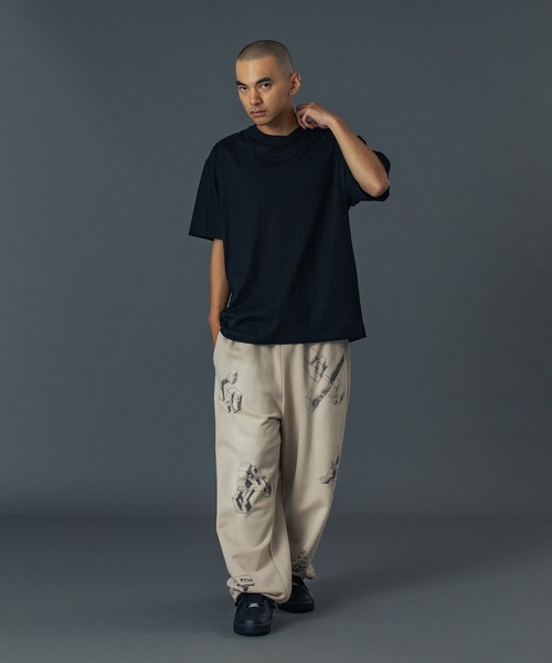 XLARGE(エクストララージ)の「EMBOSSED STANDARD LOGO S/S TEE(Tシャツ/カットソー・メンズ・オリーブ/アッシュ/ブラック/ホワイト・XS/S/M/L/XL/XXL)」の7枚目の写真