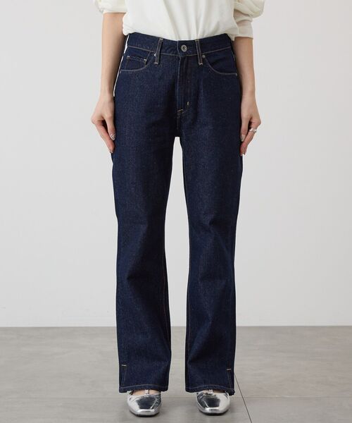 AMERICAN HOLIC（アメリカンホリック）の「セミフレアデニムパンツ（デニムパンツ・レディース・ライトインディゴブルー/ワンウォッシュ・S/M/L）」の2枚目の写真