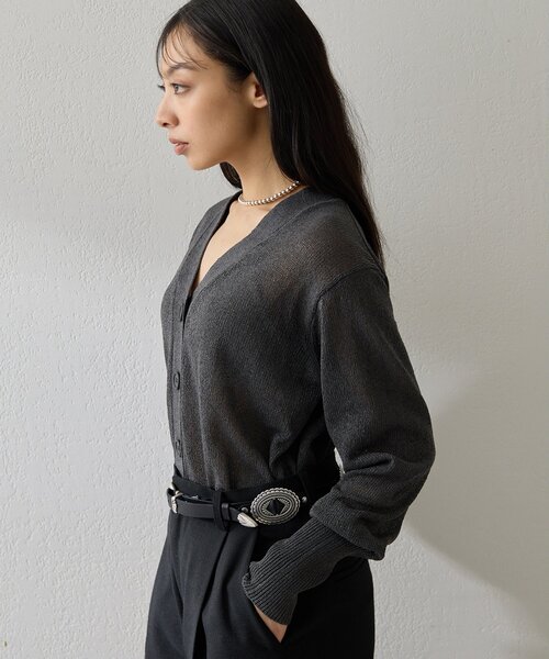 Whim Gazette（ウィムガゼット）の「Vネックペーパーヤーンカーディガン（カーディガン/ボレロ・レディース・チャコールグレー/ライトベージュ/モカ・FREE）」の7枚目の写真