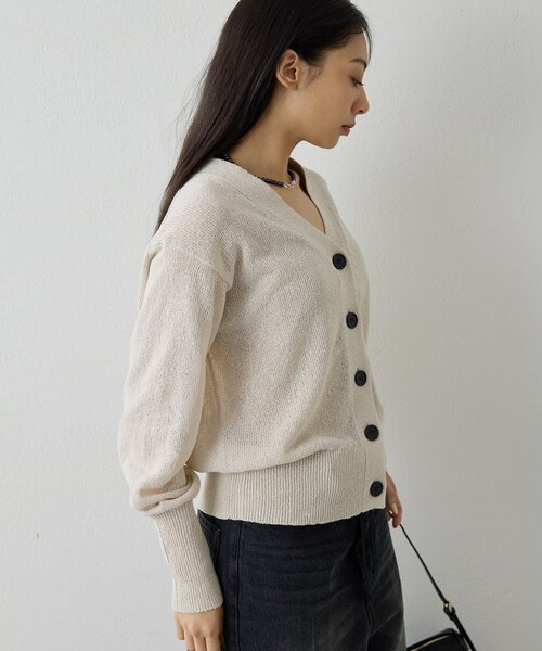 Whim Gazette（ウィムガゼット）の「Vネックペーパーヤーンカーディガン（カーディガン/ボレロ・レディース・チャコールグレー/ライトベージュ/モカ・FREE）」の18枚目の写真