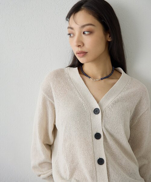 Whim Gazette（ウィムガゼット）の「Vネックペーパーヤーンカーディガン（カーディガン/ボレロ・レディース・チャコールグレー/ライトベージュ/モカ・FREE）」の21枚目の写真