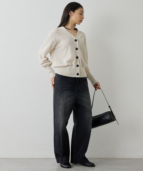 Whim Gazette（ウィムガゼット）の「Vネックペーパーヤーンカーディガン（カーディガン/ボレロ・レディース・チャコールグレー/ライトベージュ/モカ・FREE）」の19枚目の写真