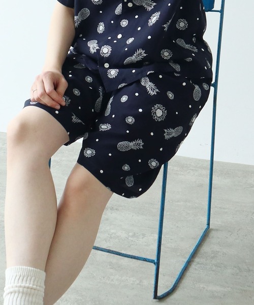 PAR ICI（パーリッシィ）の「パイナップルひまわりプリント ハーフパンツ(セットアップ対応)（その他パンツ・レディース・ネイビー・FREE）」の10枚目の写真