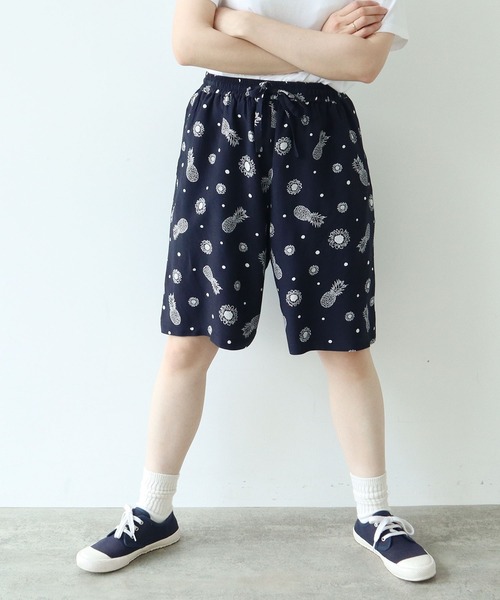 PAR ICI（パーリッシィ）の「パイナップルひまわりプリント ハーフパンツ(セットアップ対応)（その他パンツ・レディース・ネイビー・FREE）」の3枚目の写真