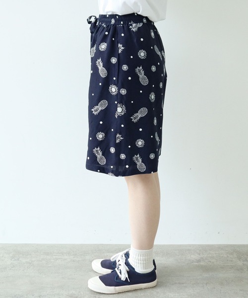 PAR ICI（パーリッシィ）の「パイナップルひまわりプリント ハーフパンツ(セットアップ対応)（その他パンツ・レディース・ネイビー・FREE）」の22枚目の写真