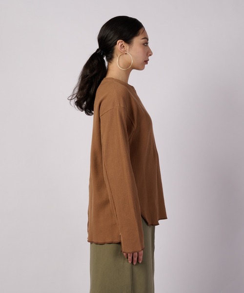Eddie Bauer(エディーバウアー)の「イージー ワッフル 長袖プルオーバー(Tシャツ/カットソー・レディース・カーキ/ブラック/ダークベージュ・S/XL/L/M)」の5枚目の写真